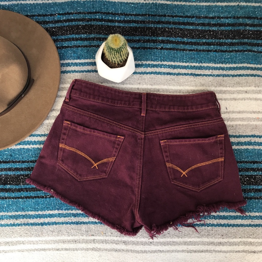 Bullhead High Rise Distressed Short 7 - Picture 3 of 3